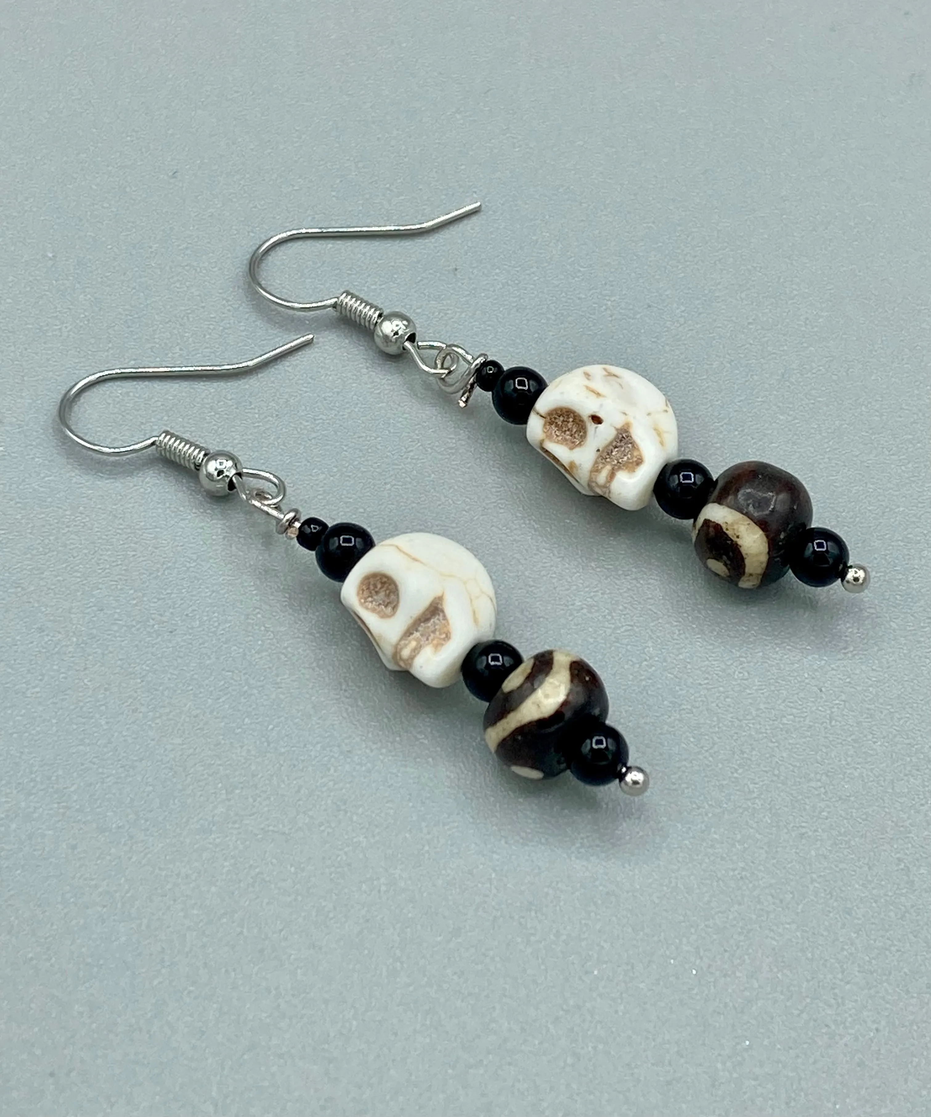 Mismatched Mini Skull Earrings, Howlite Skull And Round Wood Beads, Pastel Goth, Mexican Dia De Los Muertos Calavera Aretes, Day of the Dead