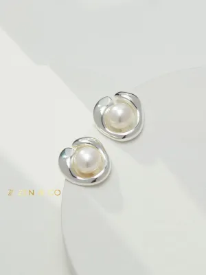 NINA Big pearl stud earrings
