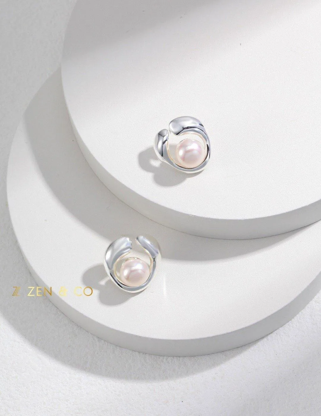 NINA Big pearl stud earrings