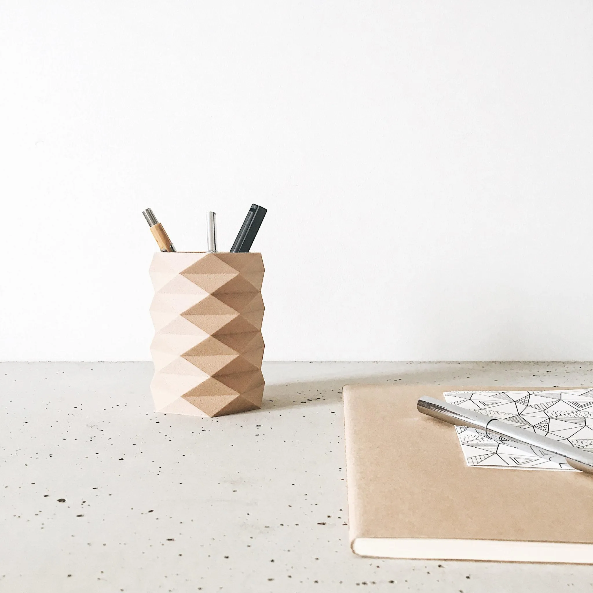 ORIGAMI Pen holder