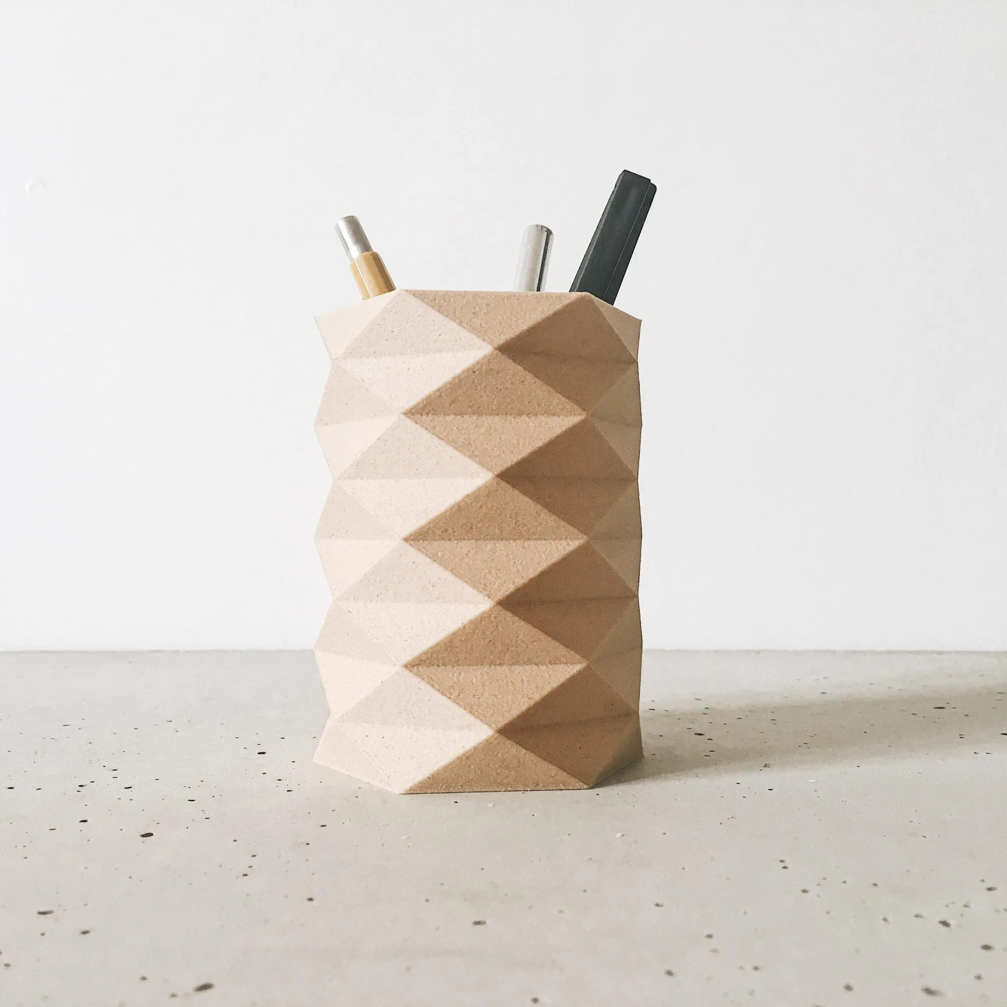 ORIGAMI Pen holder