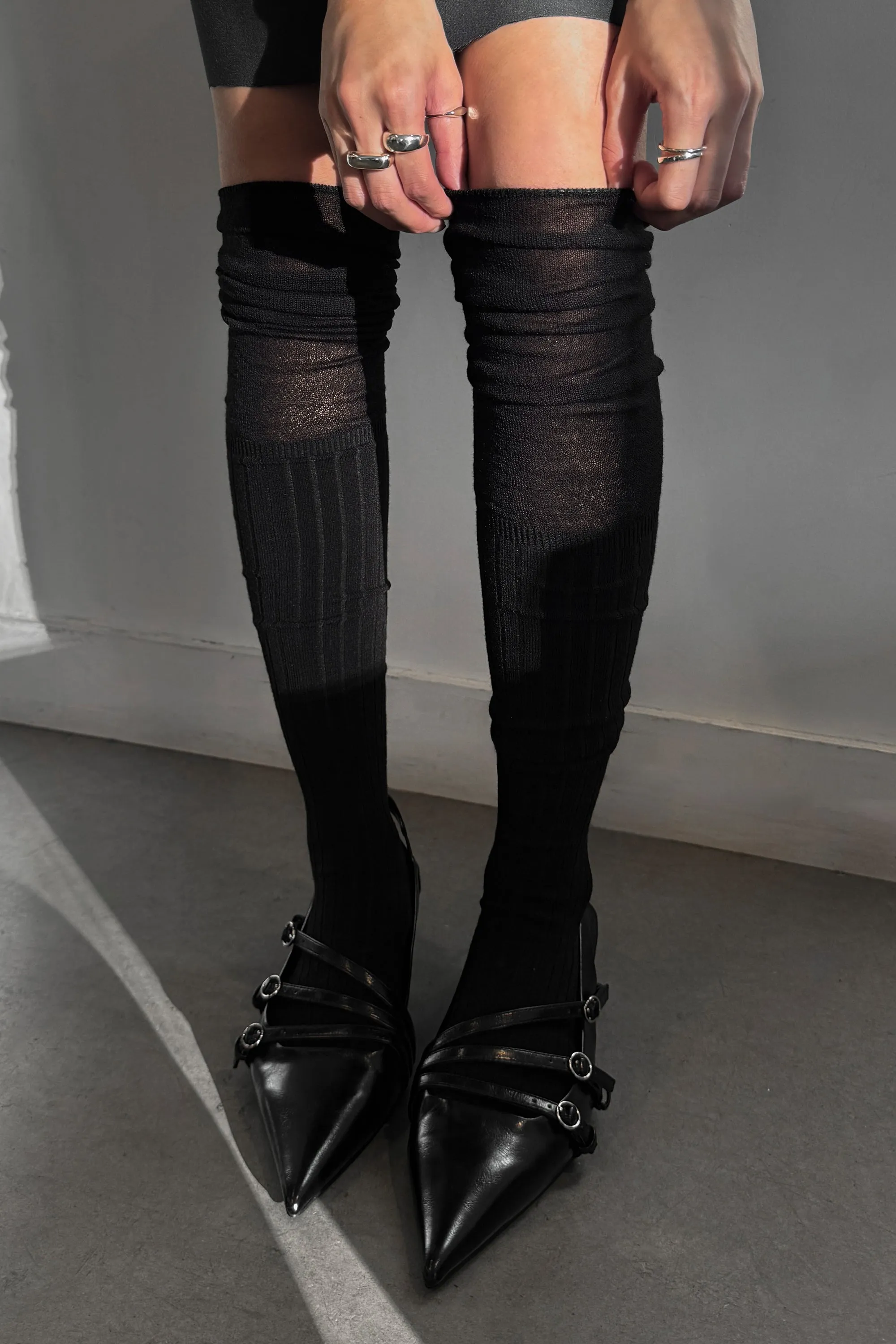 OVER THE KNEE MIXED PATTERN SOCKS