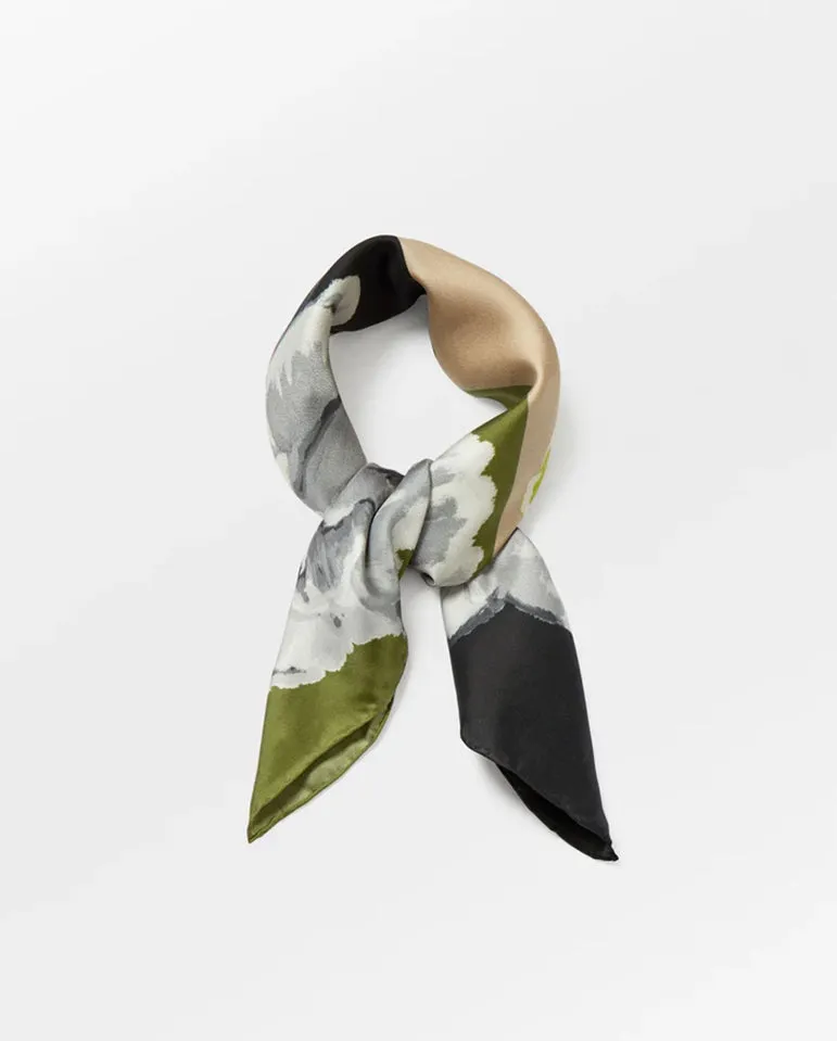 Perulia Twill Silk Scarf Spagnum Green