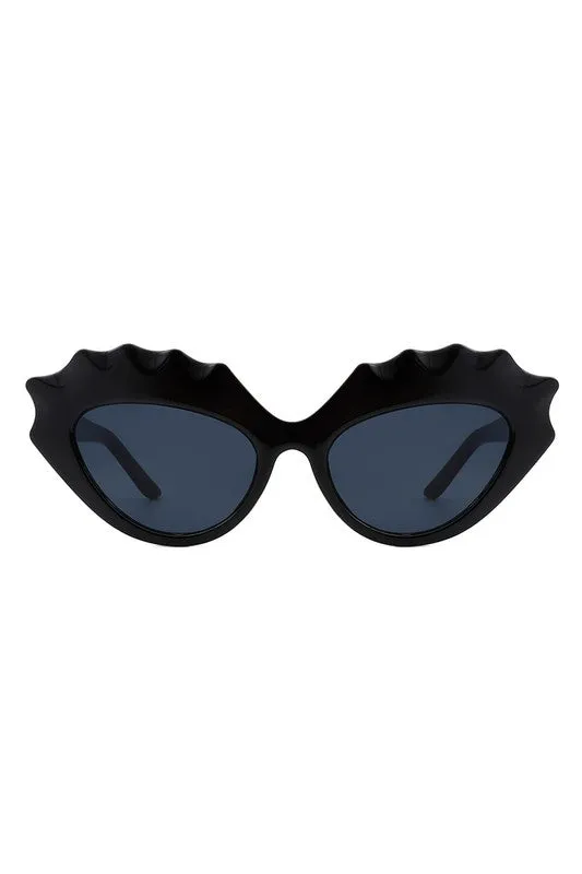 Retro "Eyelash" Cat Eye Sunglasses - Black