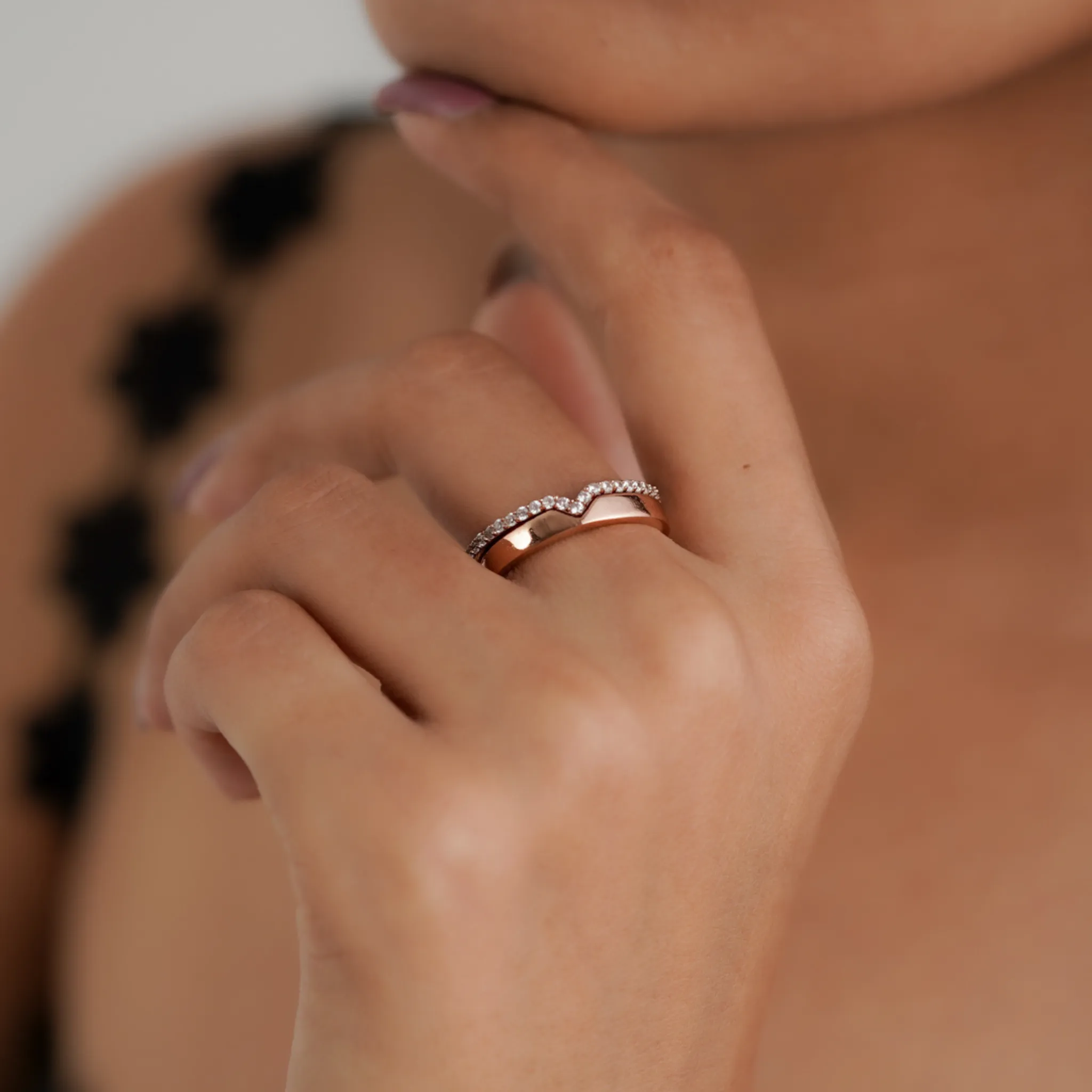 Silver Elegance Adjustable V- Shaped Rose Gold Ring For Couple