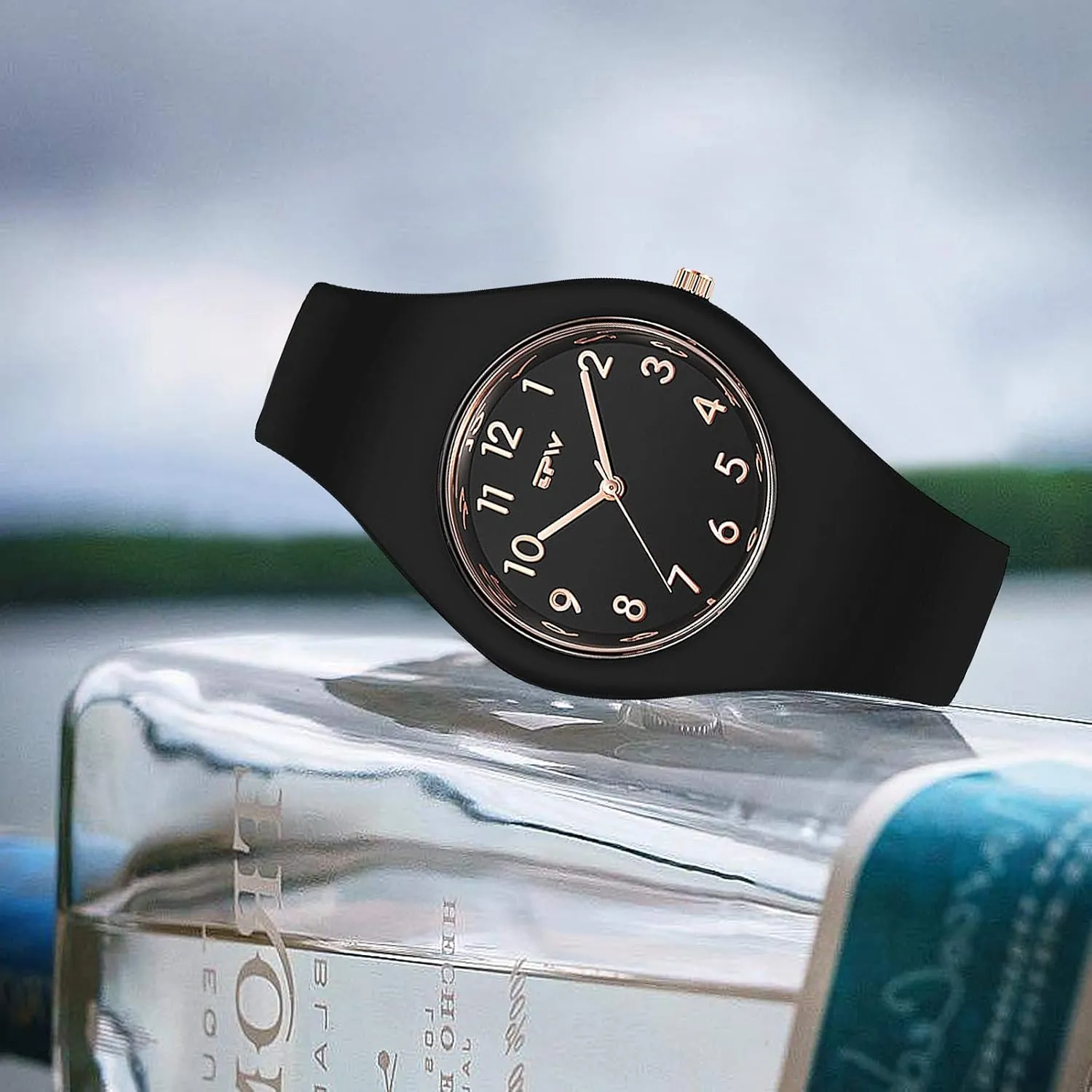 Simple Women Watches Minimalist Comfortable Silicone Strap 30M Waterproof Sport Watches Gifts for Women Girls