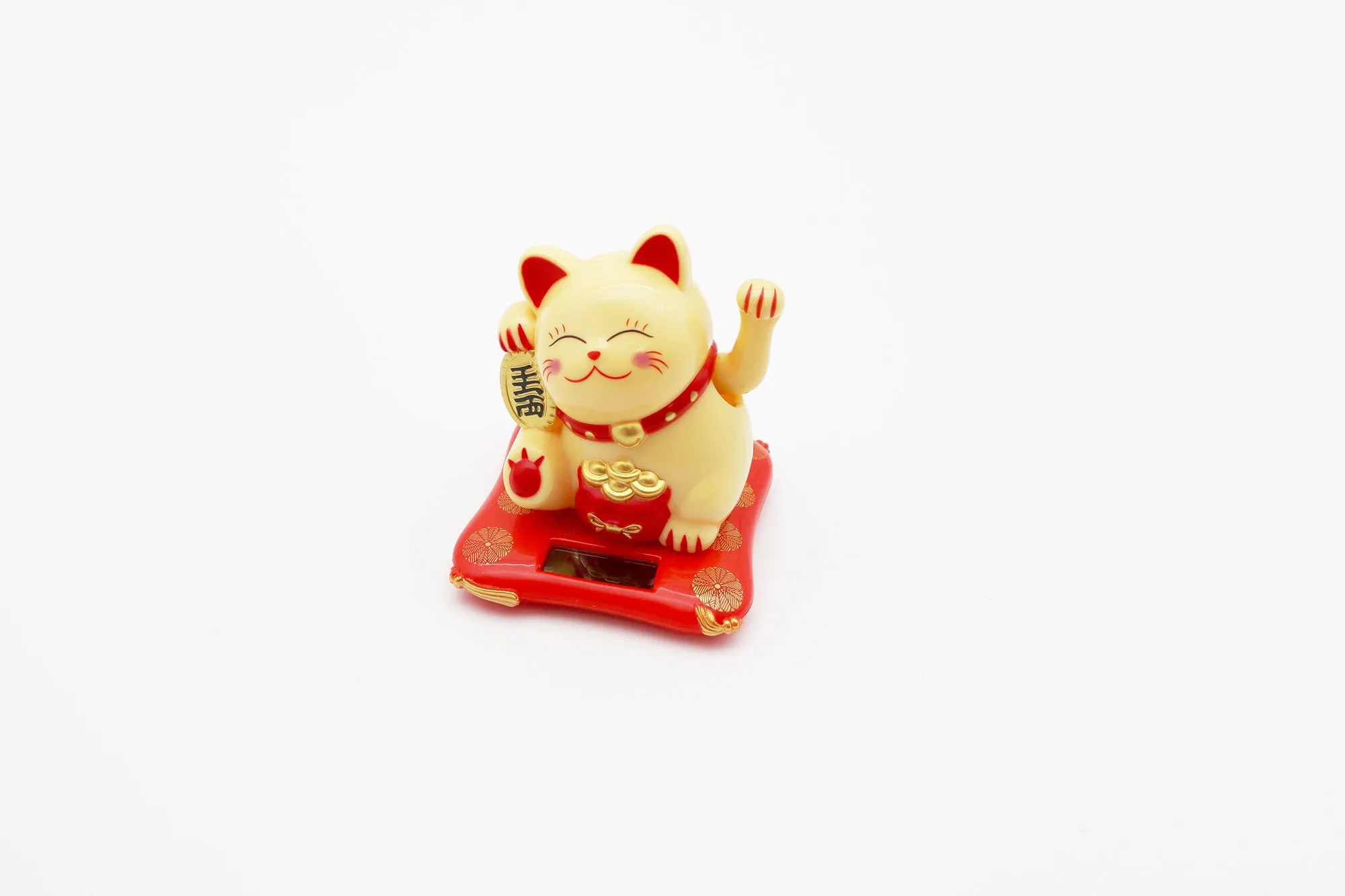 Solar powered waving arm Maneki-neko