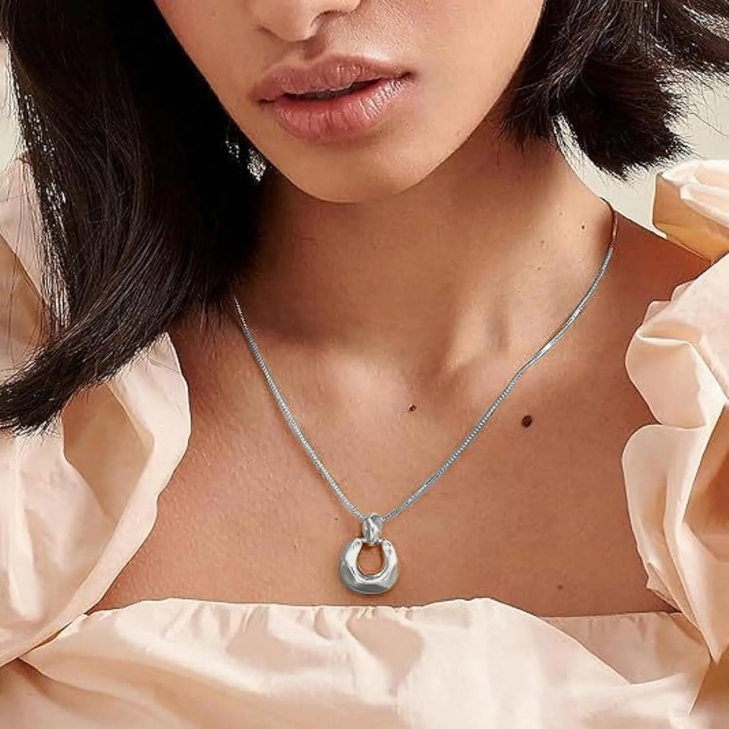 Statement Circle Necklace for Women Dainty Chunky Gold Chain Necklace Gold Statement Pendant Necklace Adjustable Silver Circle Necklace Festival Party Jewelry