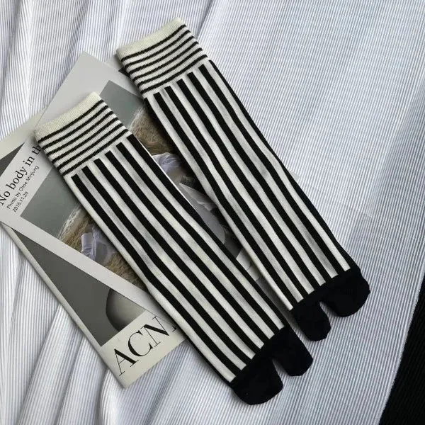Striped Split Toes Ankle Socks