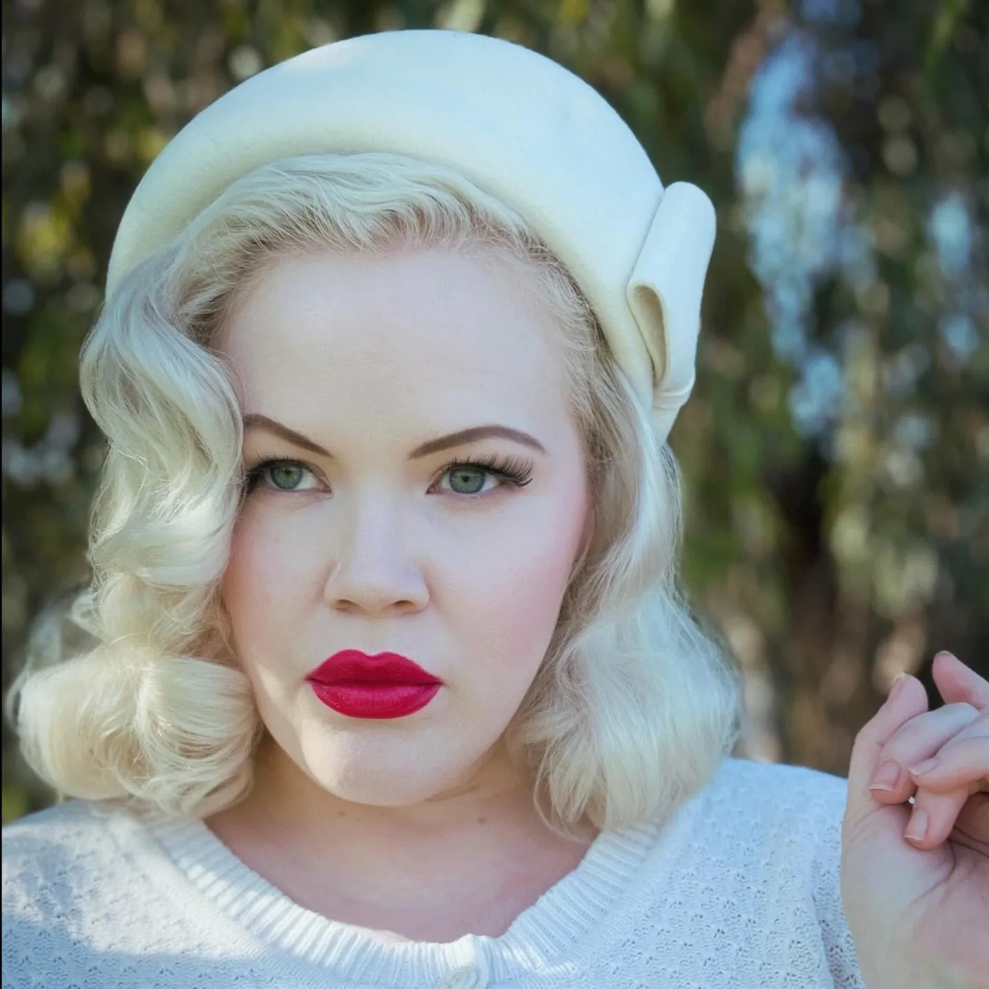 The Head-Turner Structured Beret by Lipstick & Chrome -WHITE