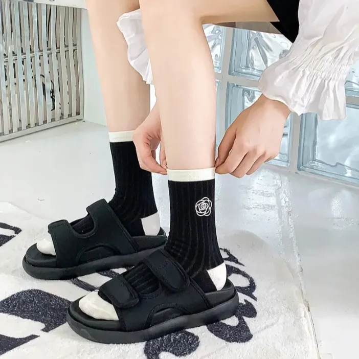 Two Tone Camellia Flower Socks