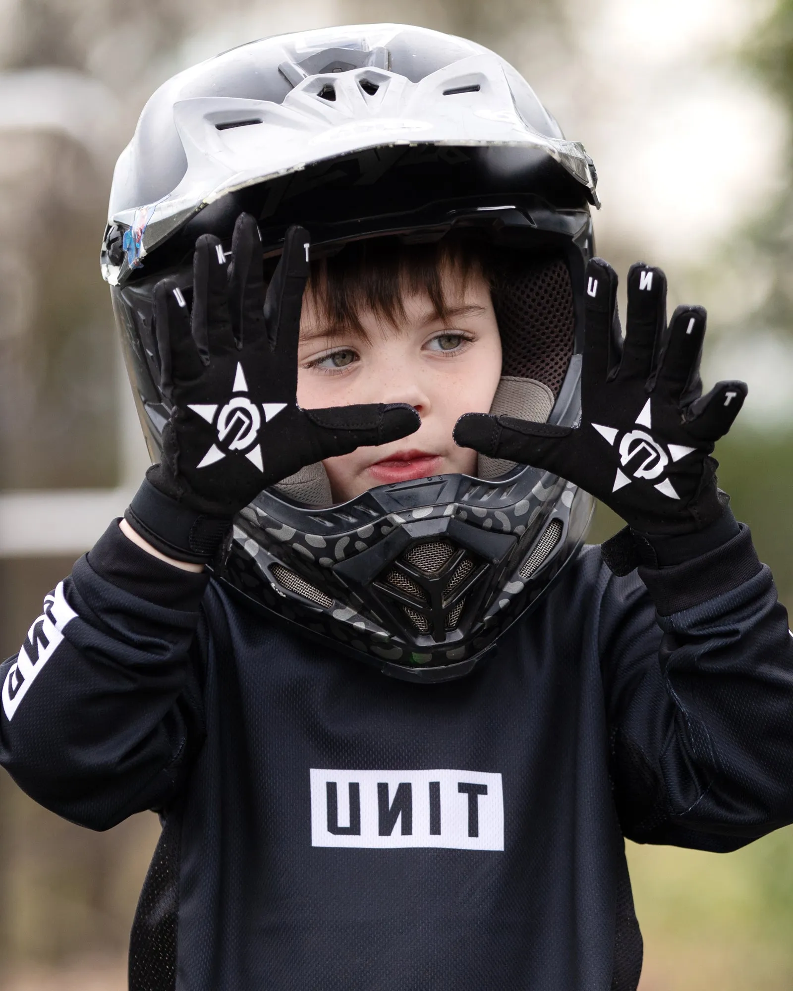 UNIT Stack Youth Gloves