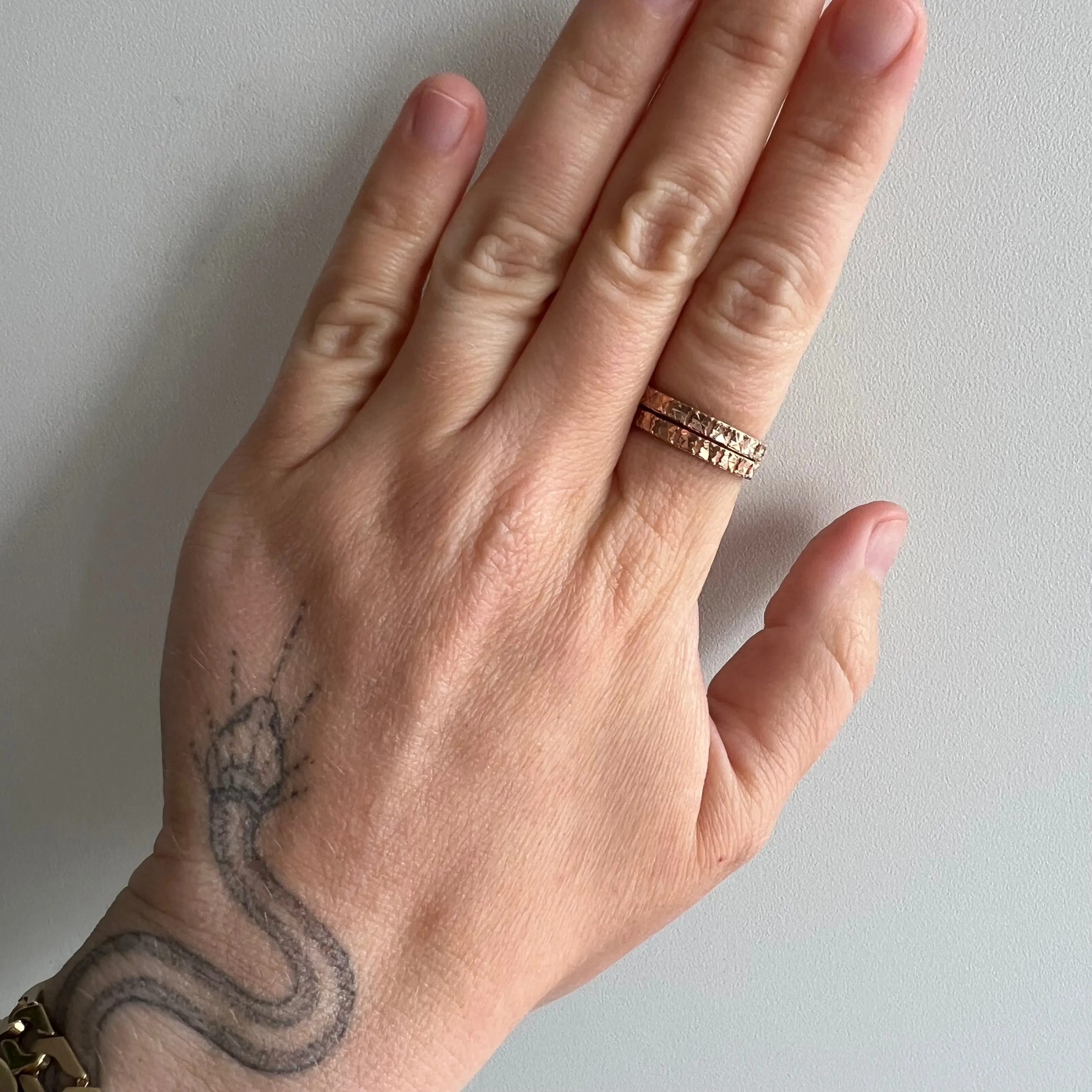 V I N T A G E // dynamic duo / 10k rose gold Michael Anthony bands / size 6
