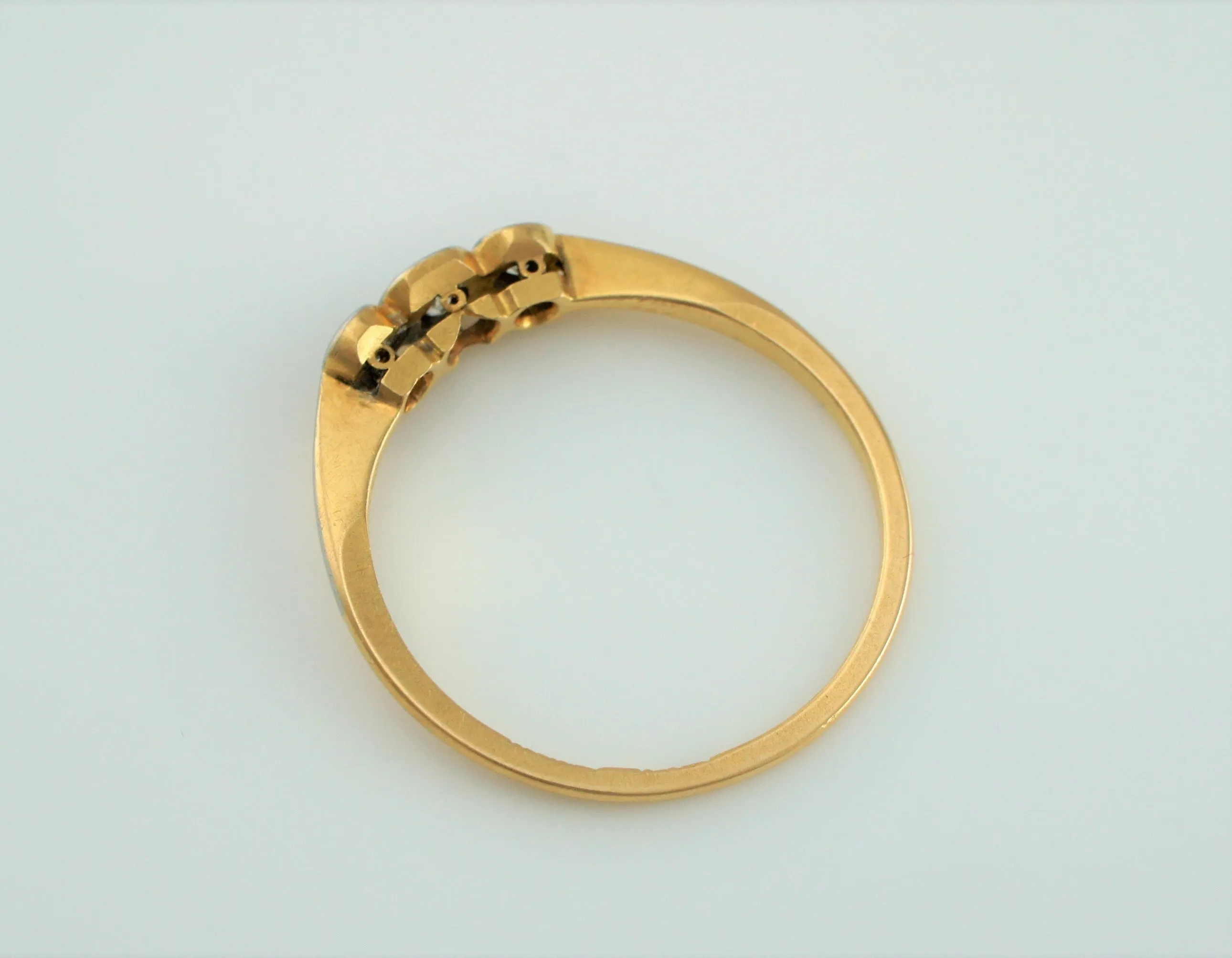 Vintage 18ct Yellow Gold Three Stone Diamond Trilogy Engagement Ring