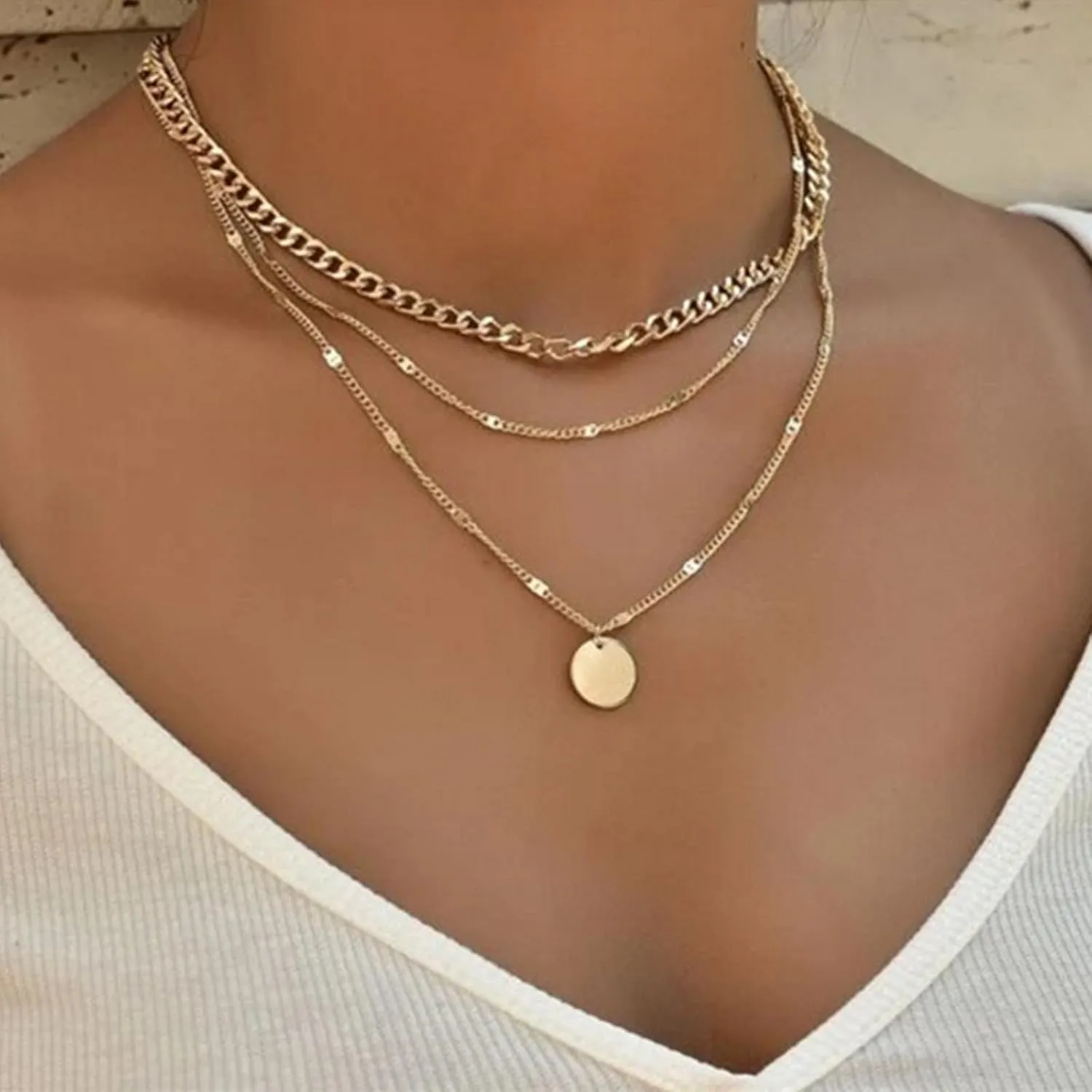 Vintage Layered Coin Disc Pendant Necklace Gold Coin Choker Necklace Punk Curb Chain Choker Necklace Layering Coin Necklace for Women